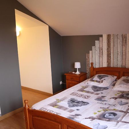 gîte du garde barrière Girondelle Extérieur photo