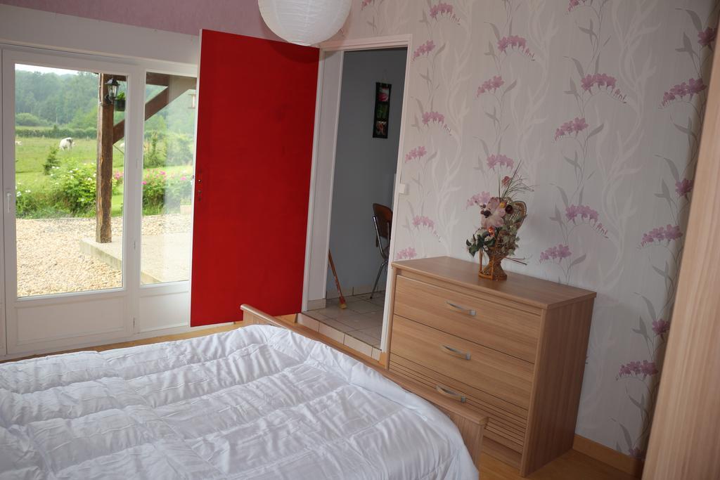 gîte du garde barrière Girondelle Extérieur photo