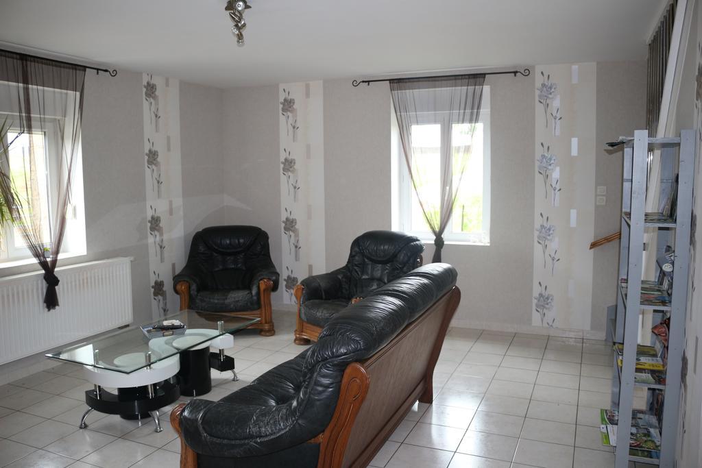 gîte du garde barrière Girondelle Extérieur photo