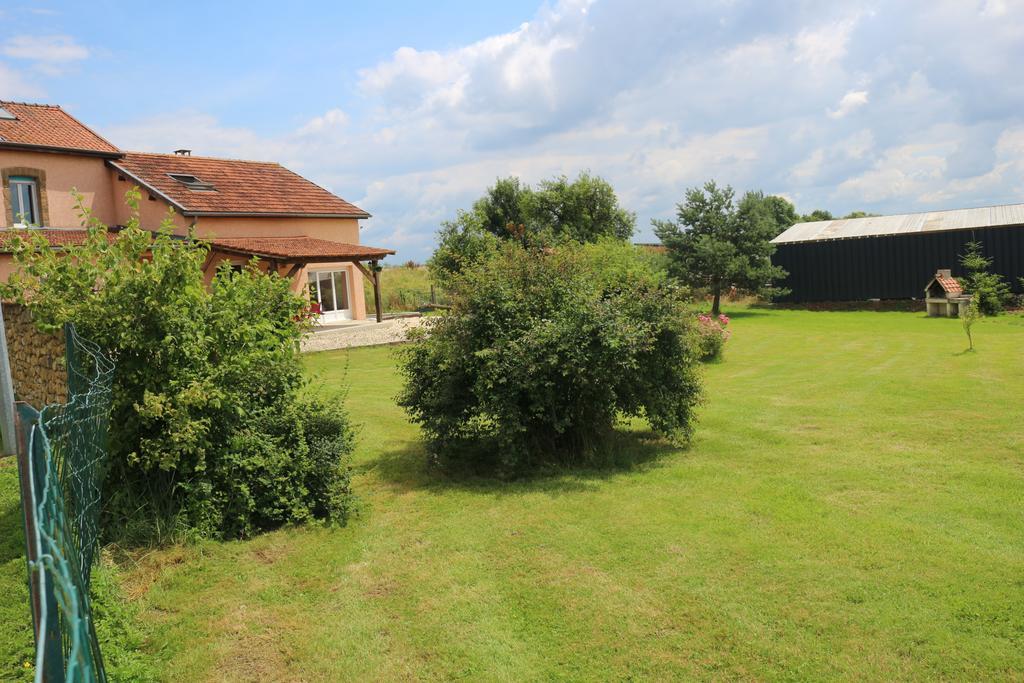 gîte du garde barrière Girondelle Extérieur photo